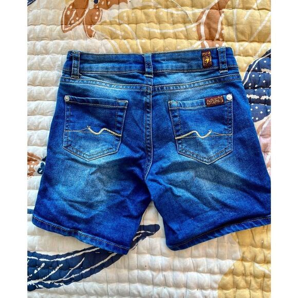 Girls seven shorts size 8 - Picture 2 of 3